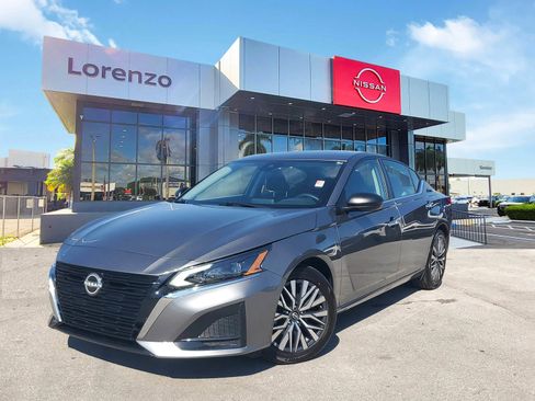 Certified 2025 Nissan Altima 2.5 SV image 1