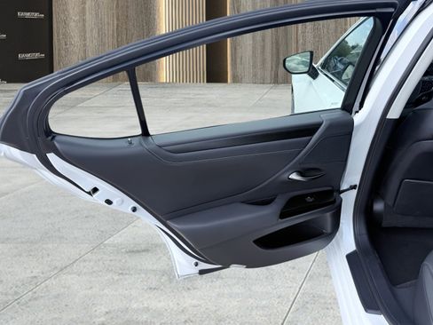 Used 2022 Lexus ES 250 w/ Premium Package image 36