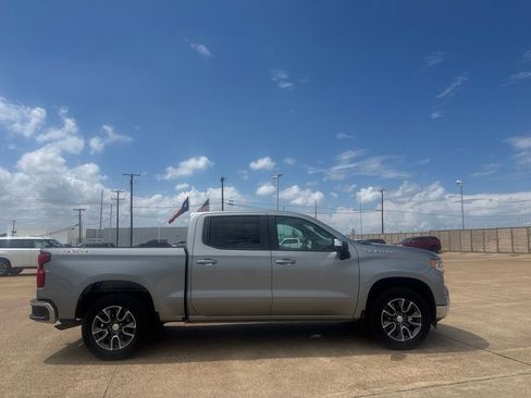 Used 2023 Chevrolet Silverado 1500 LT AWD/4WD image 26