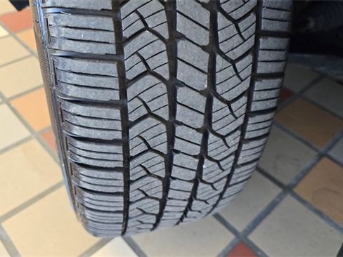 Used 2022 Buick Encore Preferred w/ Safety Package image 28