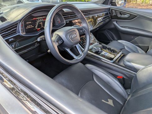Used 2022 Audi Q8 Prestige w/ Prestige Package image 4