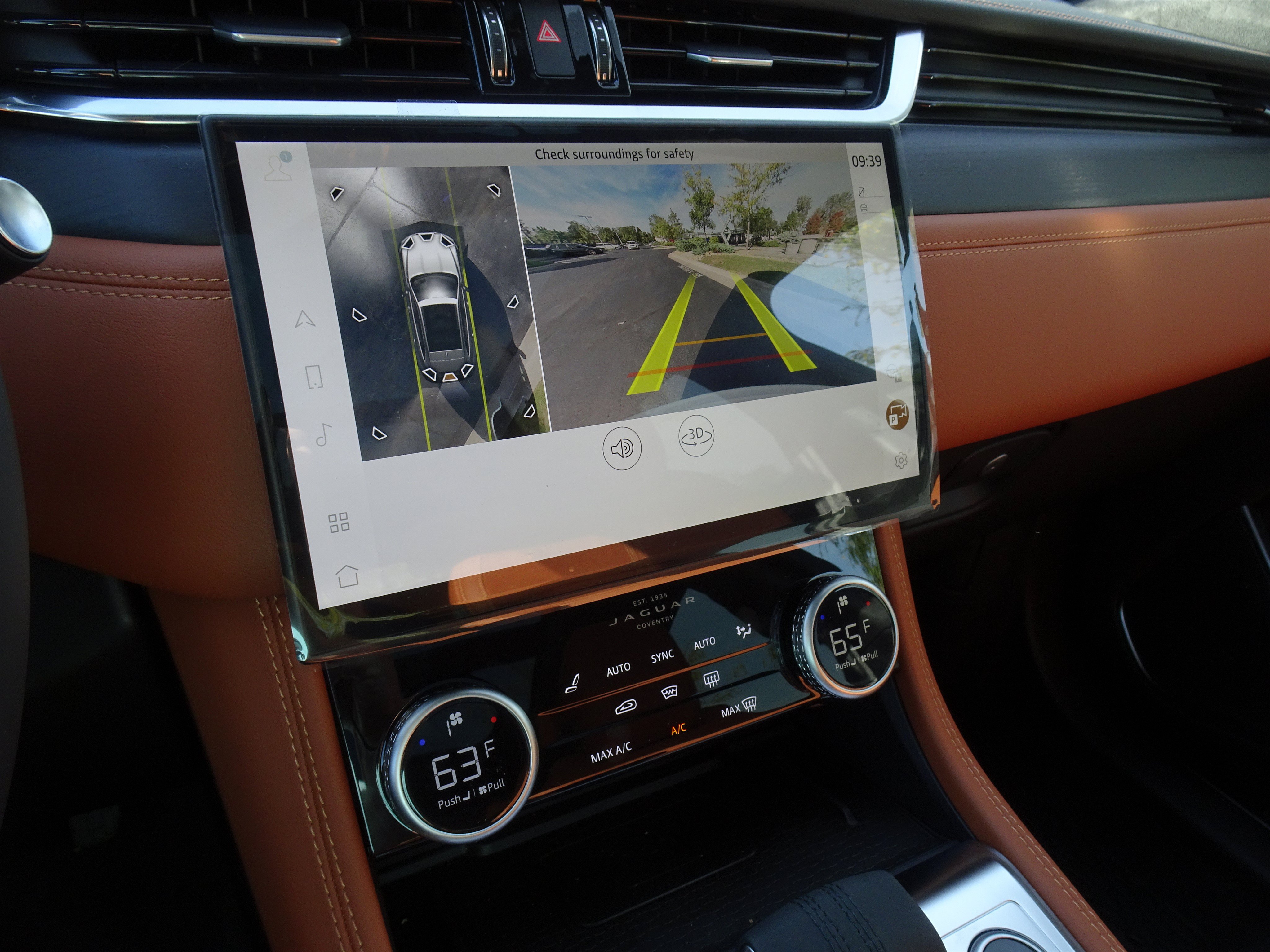 New 2026 Jaguar F-PACE R-Dynamic S AWD/4WD image 4