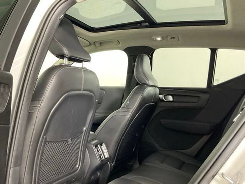 Used 2024 Volvo XC40 B5 Core AWD/4WD image 14
