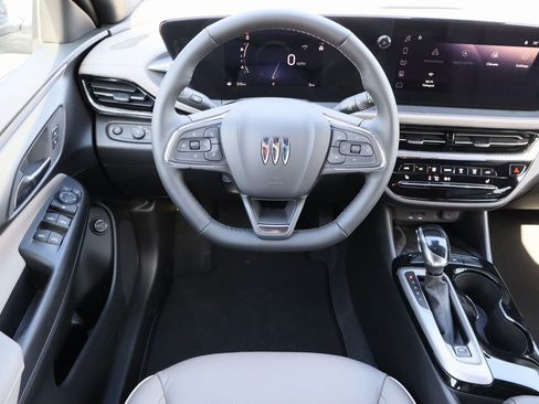 New 2026 Buick Envista Avenir image 18