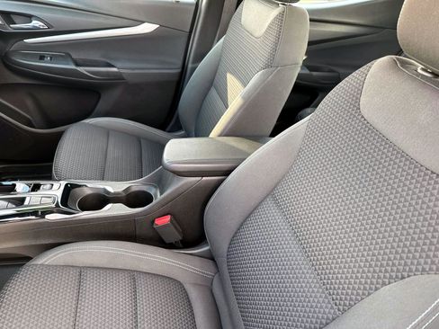 Used 2022 Chevrolet Bolt EUV LT w/ Comfort Package image 13