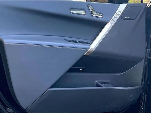 Used 2023 BMW iX xDrive50 w/ Premium Package image 21