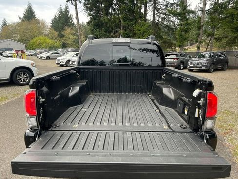 Used 2019 Toyota Tacoma TRD Pro image 24
