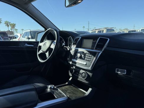 Used 2015 Mercedes-Benz GL 450 4MATIC image 33