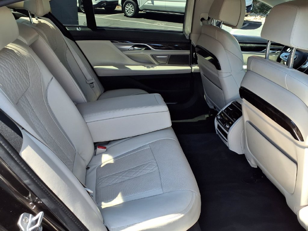 Used 2016 BMW 740i RWD image 34