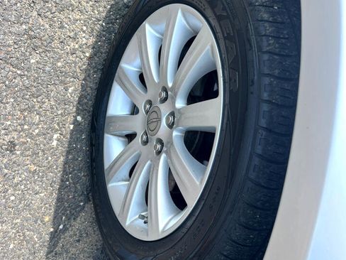 Used 2011 Chrysler 200 Touring image 10