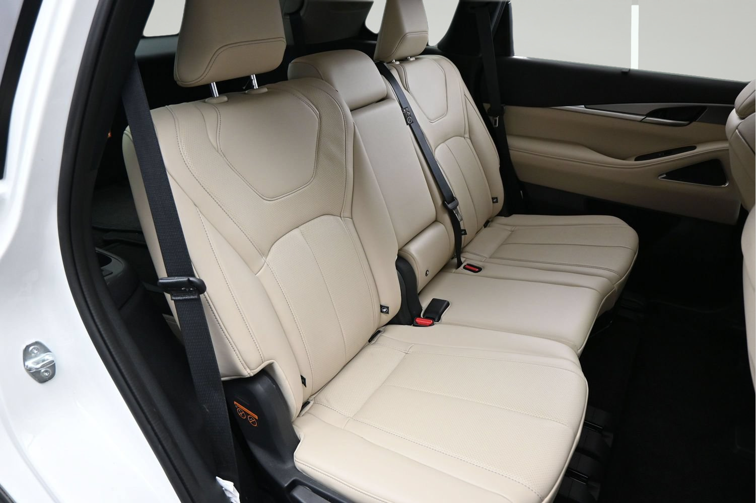 Used 2025 INFINITI QX60 Luxe FWD image 13