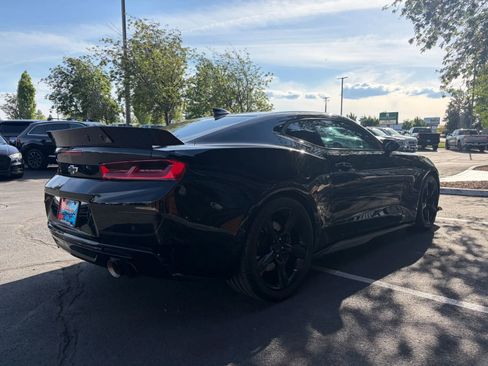 Used 2017 Chevrolet Camaro SS RWD image 5