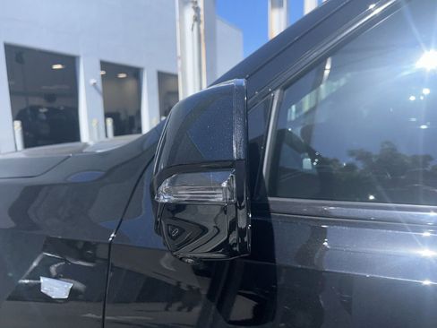 Used 2025 Cadillac Escalade Sport Platinum image 1