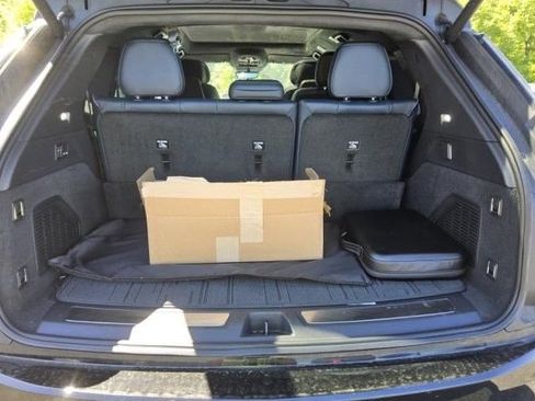 Used 2025 Cadillac Escalade IQ Luxury 2 w/ LPO, Premium Carpet Package AWD/4WD image 8