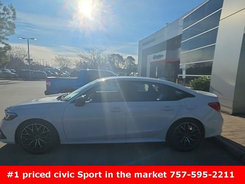 Used 2023 Honda Civic Sport image 9