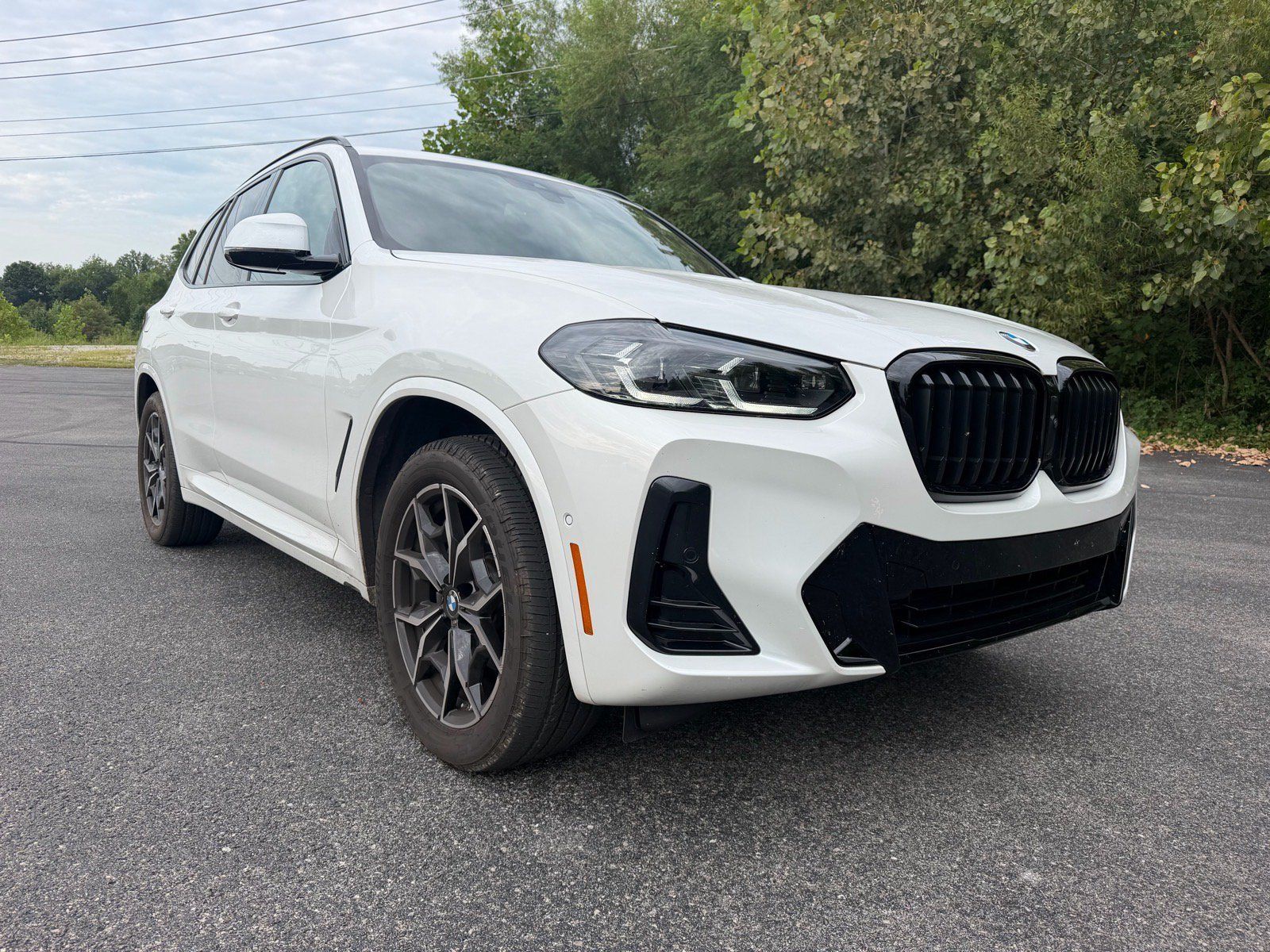 Used 2024 BMW X3 xDrive30i w/ Premium Package AWD/4WD image 3