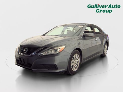 Used 2017 Nissan Altima 2.5 S w/ Power Driver Seat Package FWD image 1