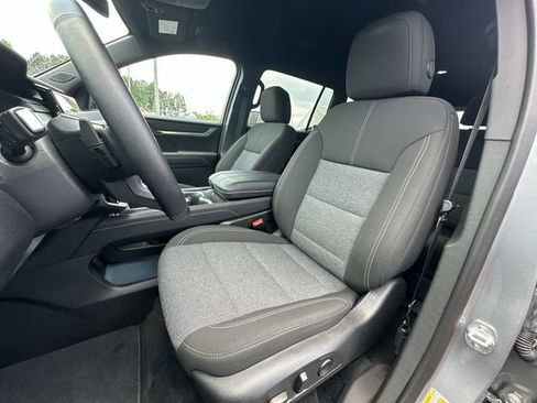 Used 2025 GMC Acadia Elevation w/ LPO, Roadside Safety Package AWD/4WD image 18