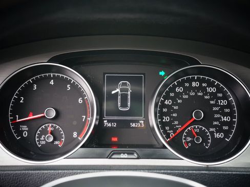 Used 2016 Volkswagen Golf SE w/ Lighting Package image 18