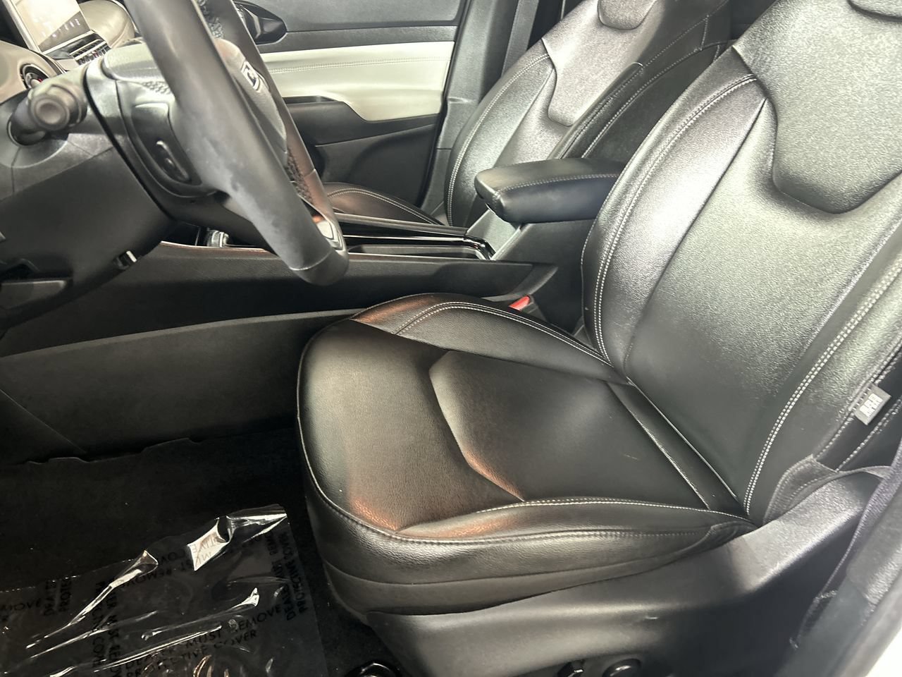 Used 2025 Jeep Compass Limited AWD/4WD image 21