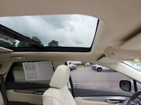 Used 2024 Cadillac XT5 Premium Luxury w/ Technology Package FWD image 8