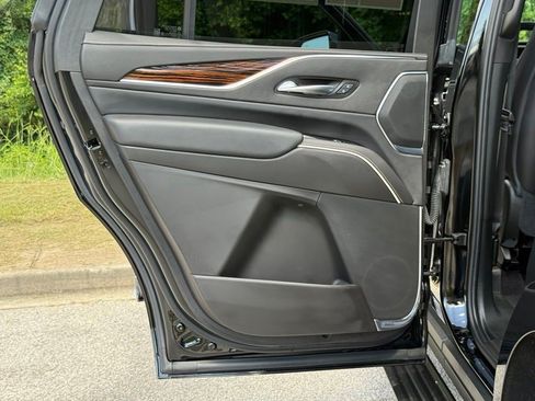 Certified 2024 Cadillac Escalade Premium Luxury w/ Performance Package AWD/4WD image 28