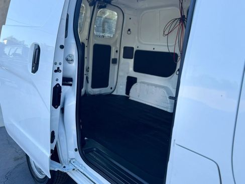 Used 2021 Nissan NV200 S w/ Back Door Glass Package image 19