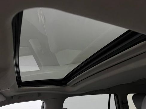 Used 2023 Toyota Highlander XLE FWD image 29