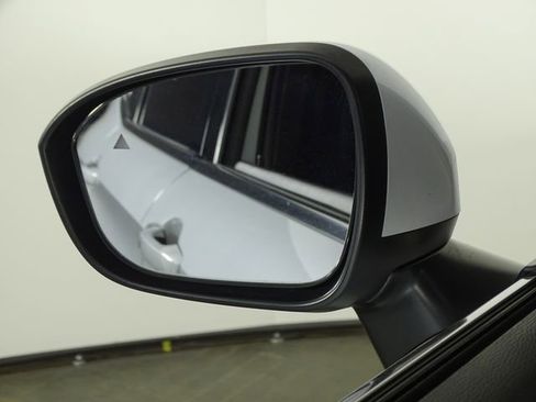 Used 2022 Mitsubishi Outlander SEL image 36