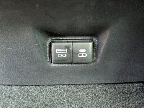 Used 2025 Toyota Camry LE image 12