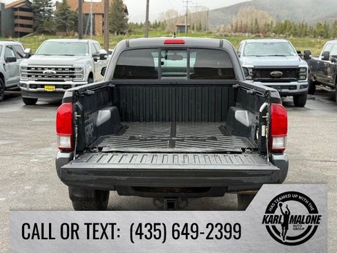 Used 2016 Toyota Tacoma TRD Sport w/ Towing Package AWD/4WD image 5