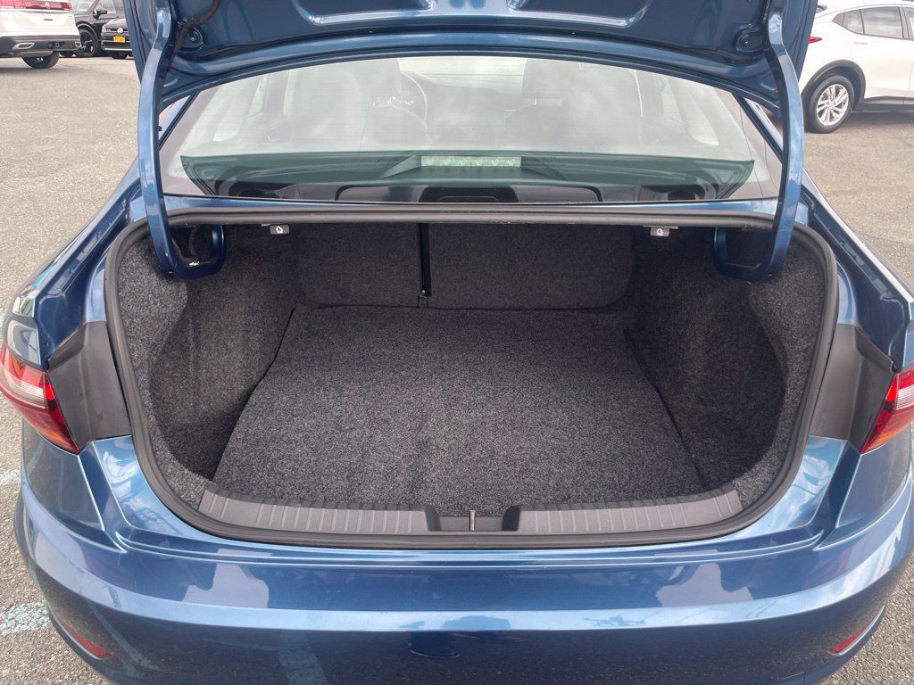 Used 2019 Volkswagen Jetta SEL FWD image 19