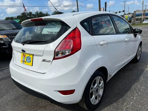 Used 2015 Ford Fiesta SE image 5