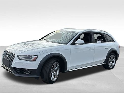 Used 2015 Audi A4 Premium Plus w/ Technology Package image 3