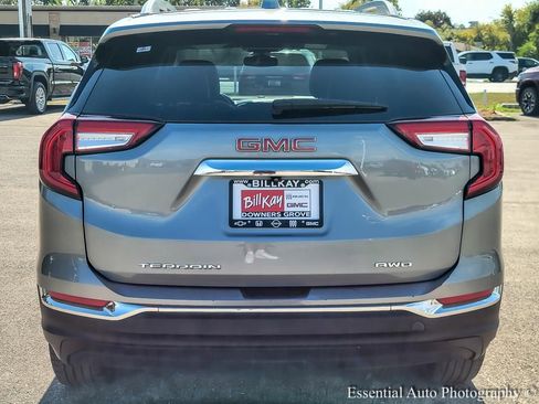 Used 2023 GMC Terrain SLT AWD/4WD image 7