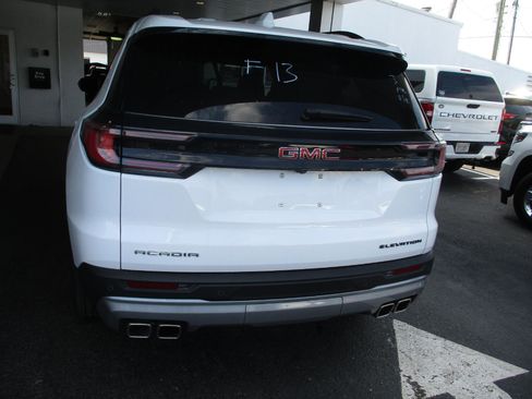 Used 2025 GMC Acadia Elevation image 11