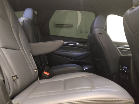 Used 2022 Buick Enclave Premium FWD image 19