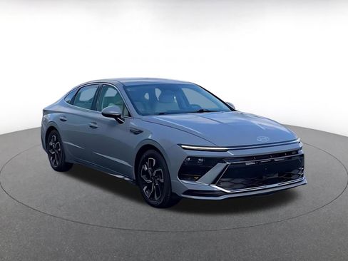 Used 2025 Hyundai Sonata SEL image 3