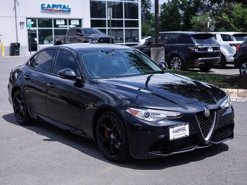 Used 2018 Alfa Romeo Giulia Ti Sport w/ Quick Order Package 22S Sport AWD/4WD image 9