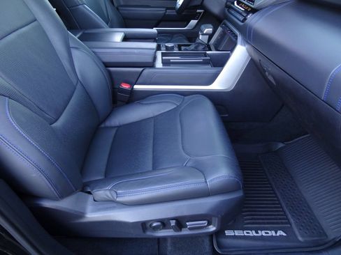 Used 2024 Toyota Sequoia Platinum AWD/4WD image 22