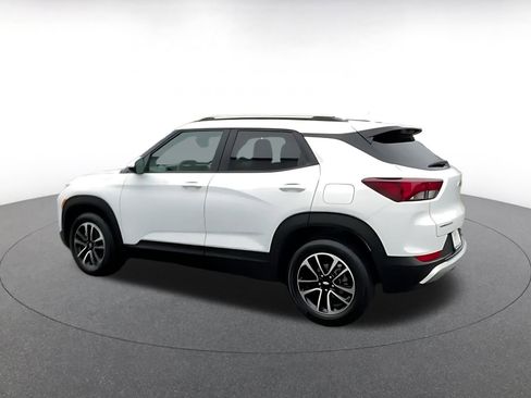 Used 2025 Chevrolet TrailBlazer LT image 9