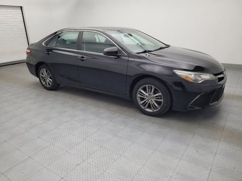 Used 2017 Toyota Camry SE image 11