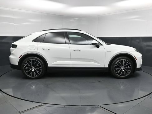 New 2026 Porsche Macan 4 Electric AWD/4WD image 11