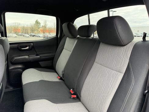 Used 2020 Toyota Tacoma TRD Sport w/ Blackout Package image 31