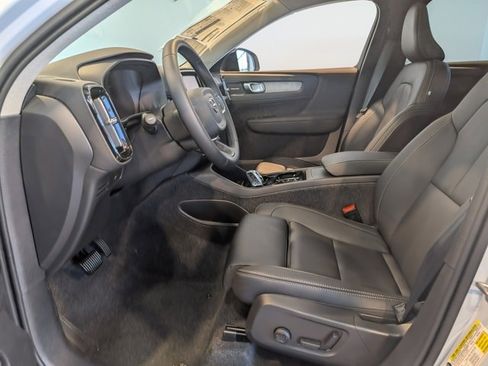 New 2026 Volvo XC40 B5 Ultra w/ Climate Package image 10