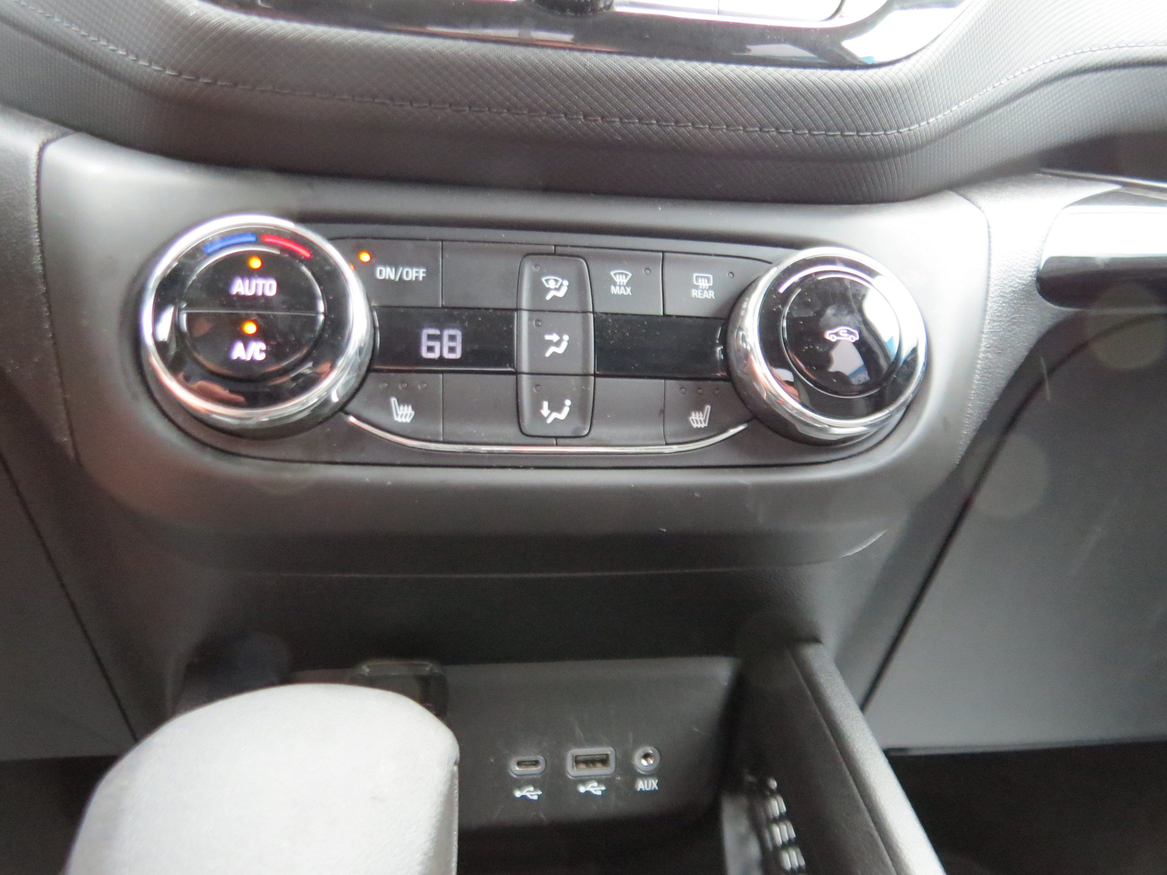Used 2022 Chevrolet TrailBlazer LT w/ Convenience Package FWD image 17