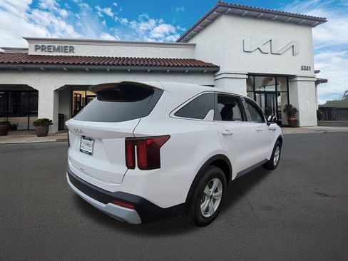 New 2026 Kia Sorento LX FWD image 7