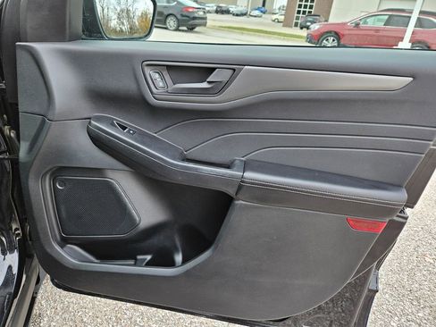 Used 2025 Ford Escape Active image 32