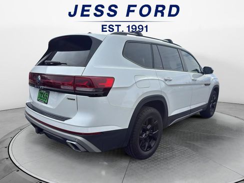 Used 2024 Volkswagen Atlas Peak Edition SEL image 4