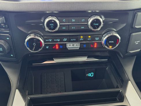 Used 2023 Ford F250 Platinum image 32